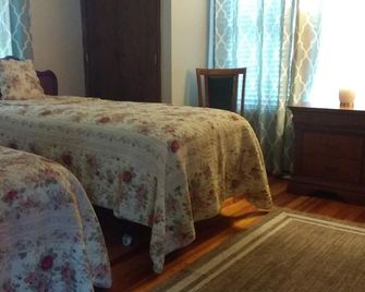 Cottage, beach, The Dixie, rope swing, kid friendly - Huntingdon - Habitación