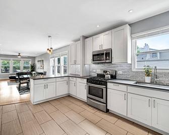 The Blissful In Between - Chicago - Kitchen