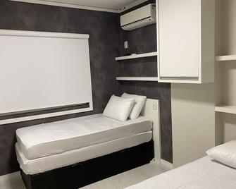 Central Apartment 1 Bedroom - Garage - Furnished - 250m Beach - Balneário Camboriú - Bedroom