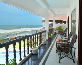 B'Canti Boutique Beach Resort - Varkala - Balkon