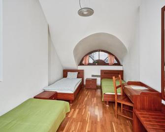 Quadrans Hostel And Caffee Na Dworcu Kol - Nowy Dwór Mazowiecki