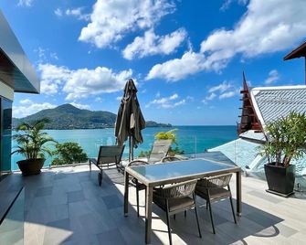 Villa Amara - Luxury Infinity Pool Villa with Sea view - Kamala - Balcony