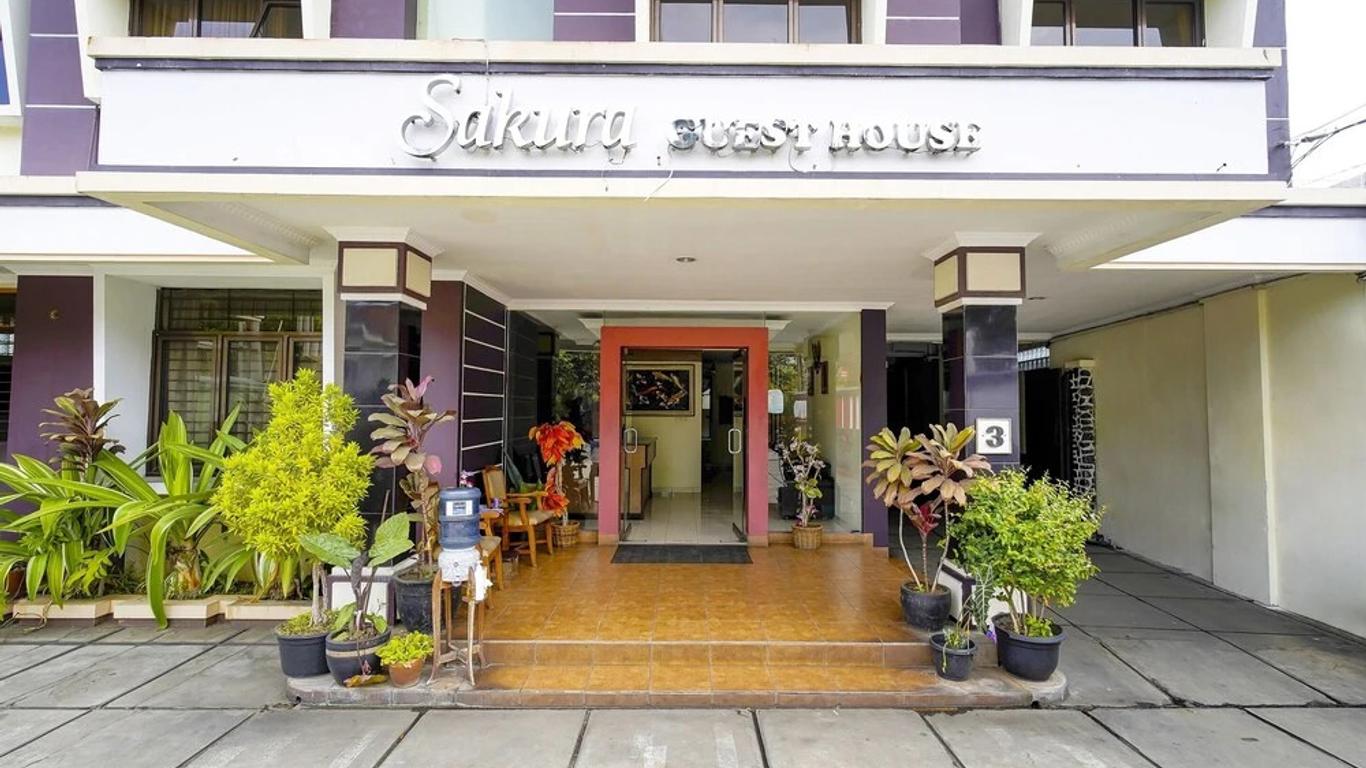 Urbanview Hotel Sakura Bandung