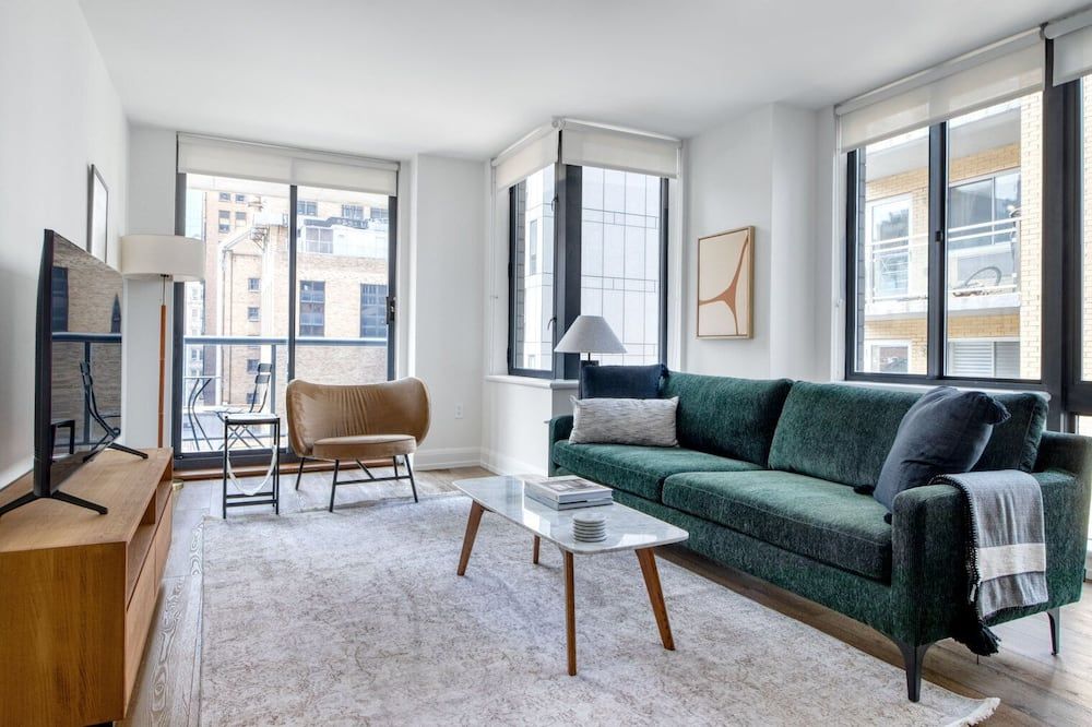 Fabulous Gramercy 1BR w/ Gym & W/D, nr Madison Square Park, by Blueground - New York - Soggiorno