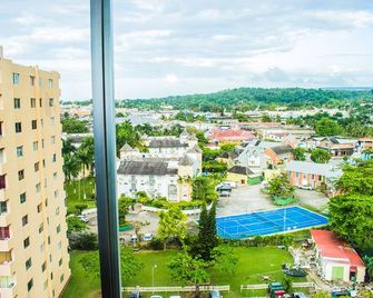 Sky Blue Beach Studio at Turtle Towers - Ocho Ríos - Balcón