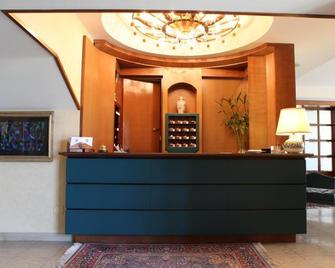 Hotel Del Campo - Matera - Front desk