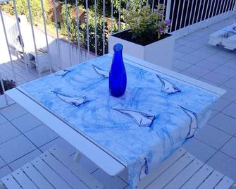 Central And Modern Accommodation - Tàrrega - Patio