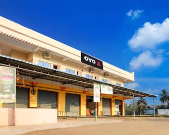 Spot On Svs Homestay - Chittoor - Building