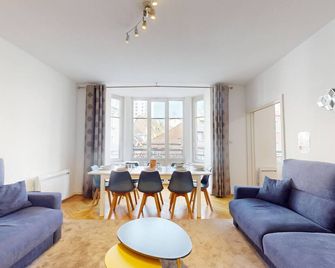 WYL hypercentre 2 chambres salon 2 sdb 2br 2bth - Strasbourg - Living room