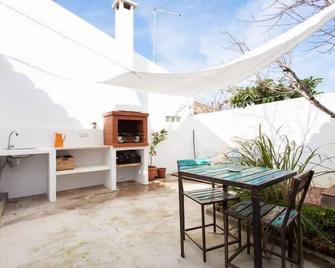 House of Groom Love Surf & Nature - Odeceixe - Innenhof