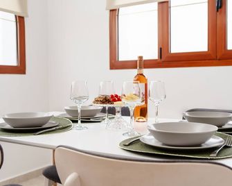 Cycladic apartment - just a few meters from Orkos beach! - Naxos - Salle à manger