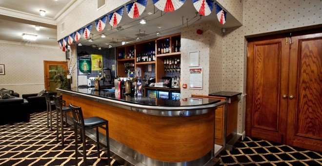 North Stafford Hotel Town Centre - Stoke-on-Trent - בר