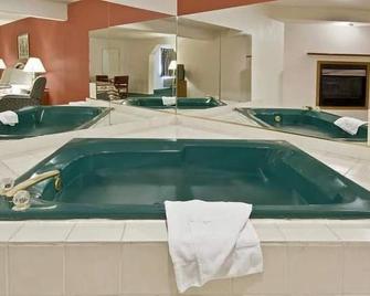 Travel Inn & Suite - Springerville - Pool