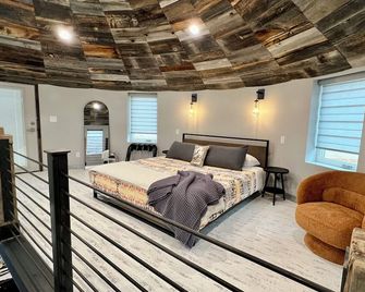 The Barn Silo At Goose Lake Lane - Glendale - Bedroom