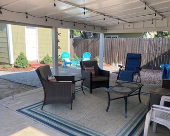 Adorable House in South Denver! - Englewood - Binnenhof