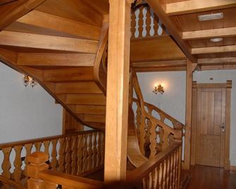 El Urogallo - Castelo - Escaleras