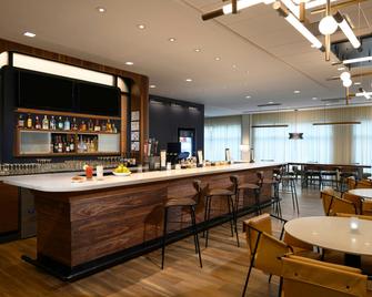 Courtyard by Marriott Charlotte Waverly - Charlotte - Bar