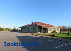 Stations Inn - Hokitika - Gebouw