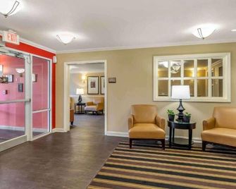 1 King Bed | Non-Smoking, Kitchen - Vernon Hills - Lobby