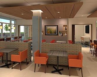 Holiday Inn Express & Suites Milwaukee – West Allis - West Allis - Restaurant