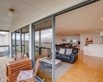 Kokomo 5-1 Surfside Ct Middleton - No Linen Included - Middleton - Вітальня