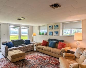 Lakefront Prescription on Webster Lake! - Franklin - Living room