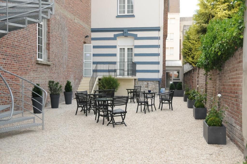 هوتل كاستيل فيكتوريا - لو توكيه - شرفة مرصوفة