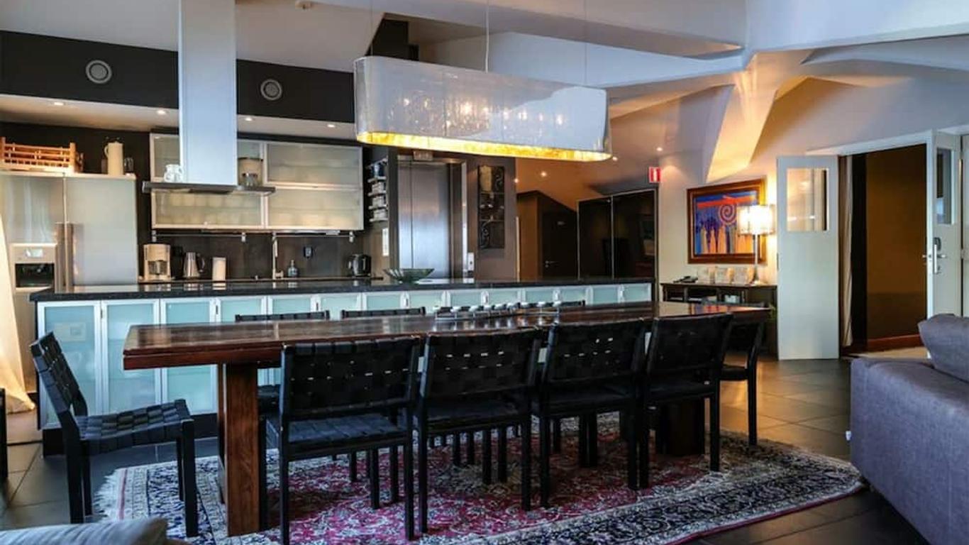 هوتل هولو بورو