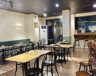 The Pub Hotel - Olongapo - Restaurang