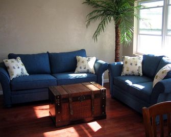 Oasis Palms Resort - Treasure Island - Sala de estar