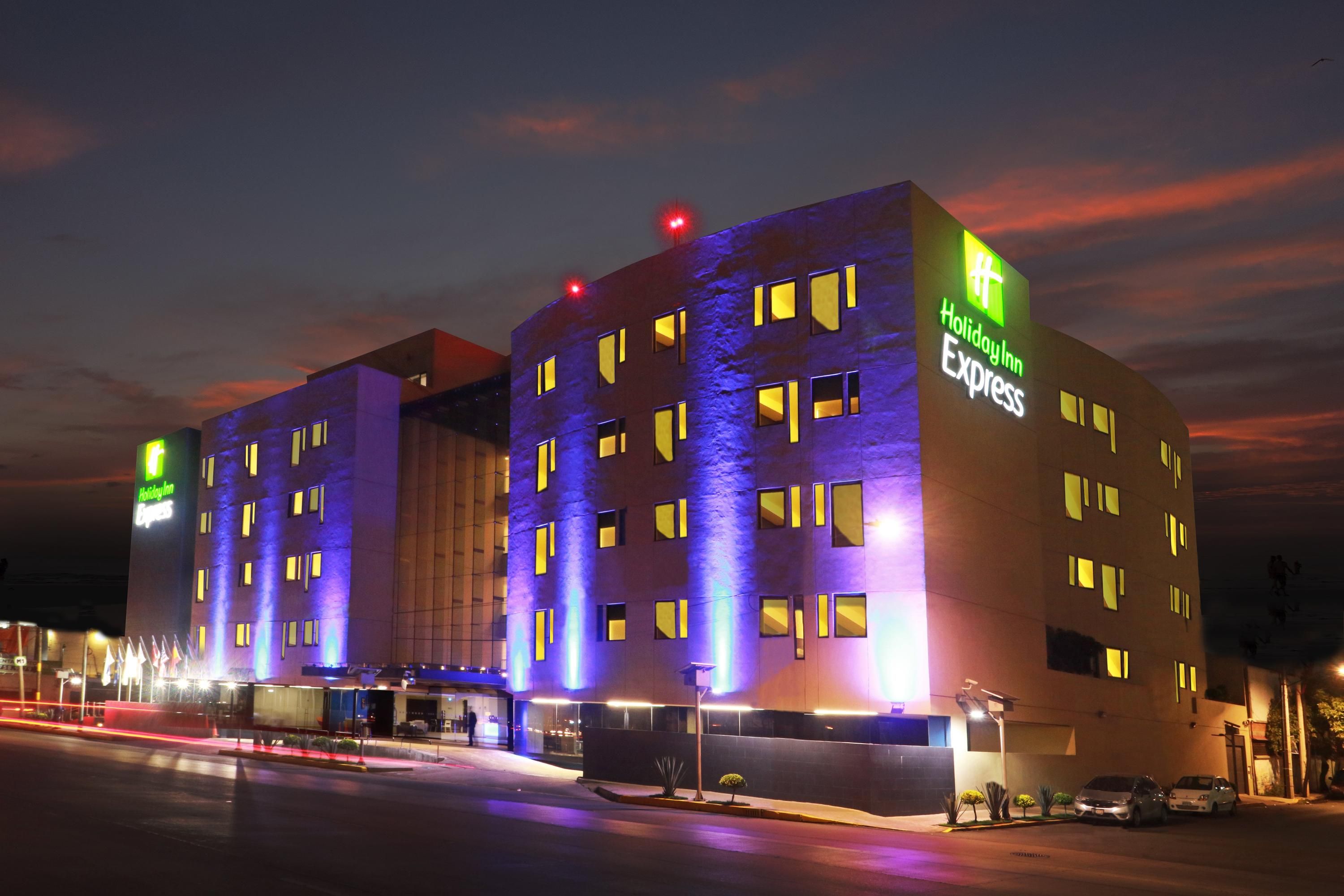 Holiday Inn Express Mexico Aeropuerto By IHG thumbnail 3