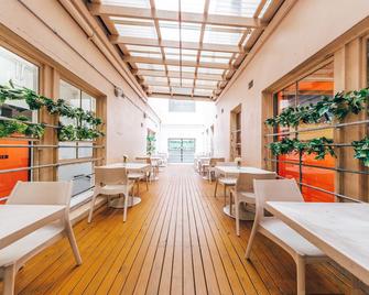 Maze Backpackers - Sydney - סידני - מסעדה