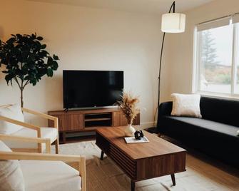 The Redwood Place - Fort St. John - Living room