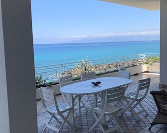 Villa Laura - sul mare - Pizzo - Balcony