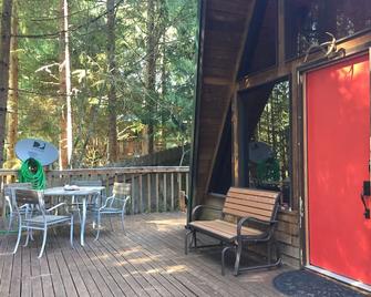 Beautiful A-frame Near Mount Rainier National Park and Crystal Mountain - Enumclaw - Patio