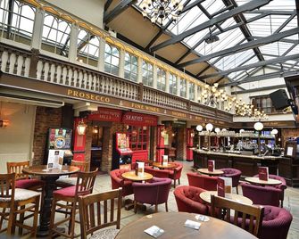 The Royal Victoria And Bull Hotel - Dartford - Restaurant