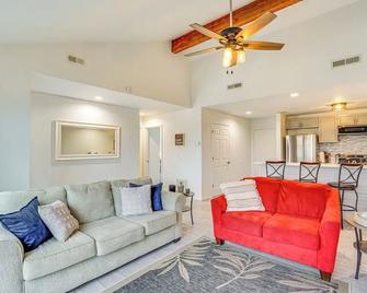 Lake Access & Views: Condo w/ Pools in Osage Beach - Osage Beach - Living room