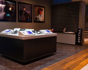 Village Hotel London Watford - בורהאמווד - לובי