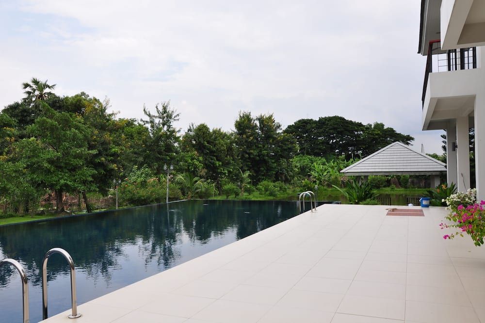 Private Room in Ramkamhaeng 118, includes airport transport & personal training - בנגקוק - בריכה