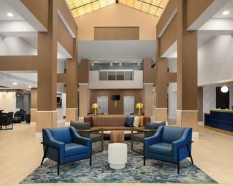 DoubleTree by Hilton Hotel Norfolk Airport - נורפולק - לובי