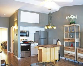 Riverwalk Condo--Heart of Historic Downtown Wilmington! - Wilmington - Küche