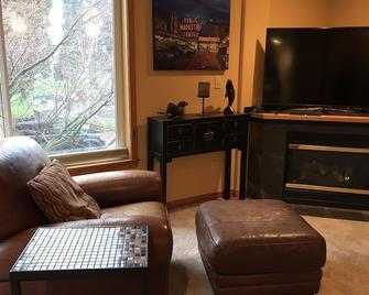 Beautiful View Home Alki Beach-West Seattle - 3 Bed,3 Baths - Seattle - Soggiorno