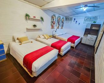Charming 3-bedroom cabin with AC, WiFi in the beaches of Sonsonate - Acajutla - Habitación