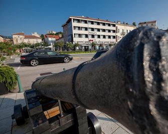 Boutique Hotel Bura 45N - Senj - Vista del exterior