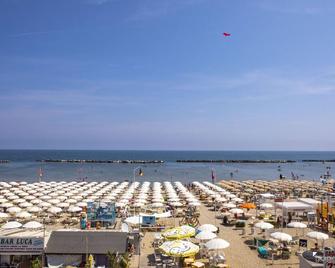 Hotel Trevi - Bellaria-Igea Marina - Beach