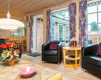 Luxury Retreat With Pool - By Traum Ferienwohnungen - Oksbøl - Olohuone