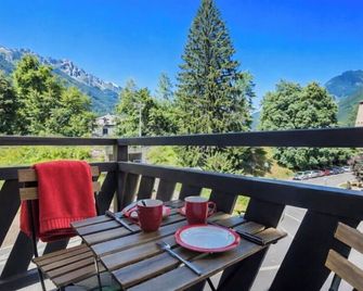 Modern apt with balcony in the center of CHAMONIX - Chamonix - Balcony