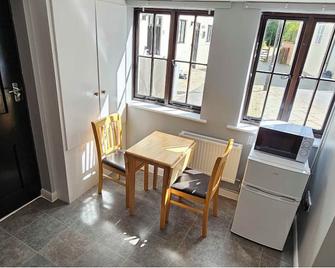 Plas Bellin Studios - Mold - Dining room