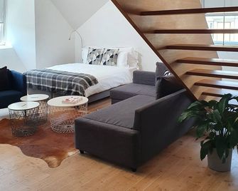 Top City Center Apartments location next to Lion Monument - Lucerna - Sala de estar