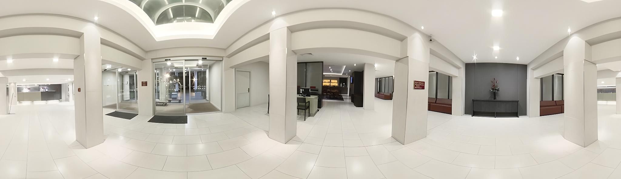 كراون بلازا لندن - هيثرو، آن آي آيتش جي هوتل